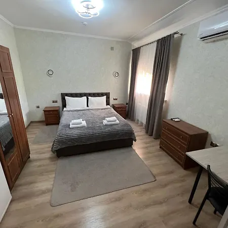 «у батька» Otel Truskavets