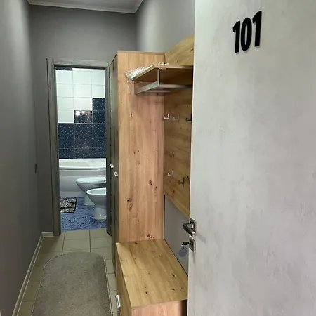 «у батька» Otel Truskavets