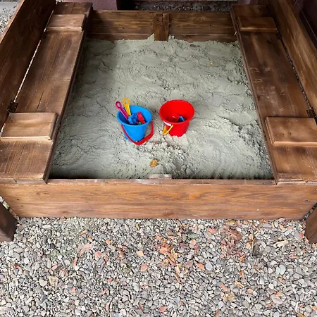 «у батька» Otel Truskavets